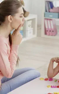 نیازمند کار درمانی و گفتار درمانی در منزل