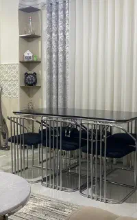 میز ناهارخوری ۶ نفره کم‌جا