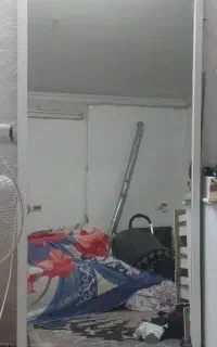آینه بزرگ (دیواری میشه استفاده کرد هم قد گذاشت.