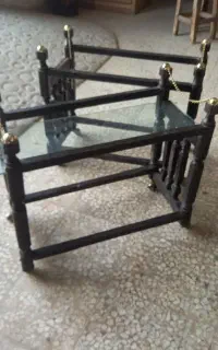 میز کنار سالن