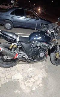 سی بی ۴۰۰