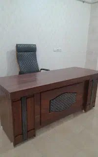 میز مدیریت و مبل اداری