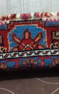 دار قالی با قالی