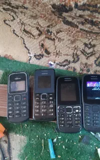 4عدد گوشی ساده .