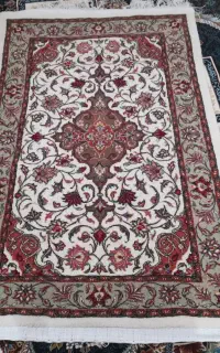 فرش دست بافت زرنیم