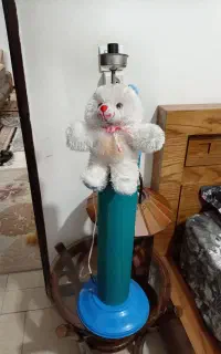 چراغ خواب کودک ایستاده