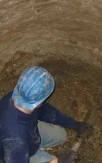 کندن چاه و کنده کاری های مربوط به ساختمان