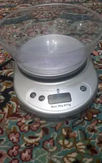 ترازو دیجیتال و خوشبو کننده لمسر