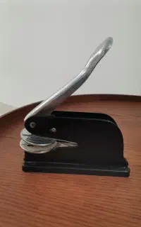 مهر فلزی برجسته با نوشته دلخواه
