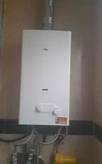یک عدد آبگرمکن ۴۲،۱۸  چهار ماه کارکرد برای فروش