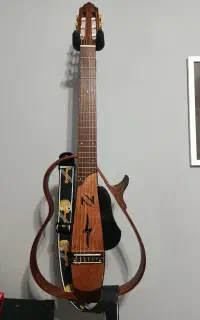 فوروش فوری گیتار سایلنت دست ساز