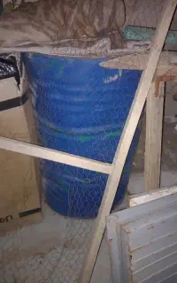 بشکه فلزی سالم درب دار