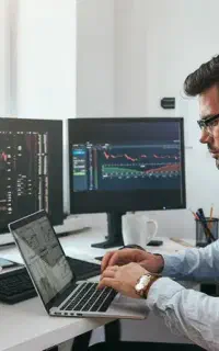 استخدام منشی و دستیار