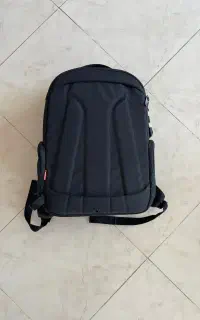 کوله پشتی دوربین مانفروتو اصل