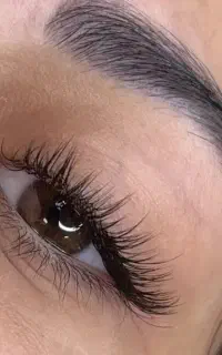 کاشت و اکستنشن تخصصی مژه با بهترین متریال(نصف راه)