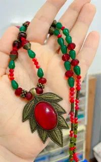 گردنبند رو لباسی