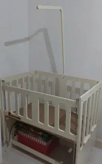 تخت کنار مادر گهواره ای