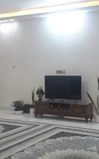 منزل ویلایی .دلباز .حیاط بزرگ .پارکینگ  سرپوشیده