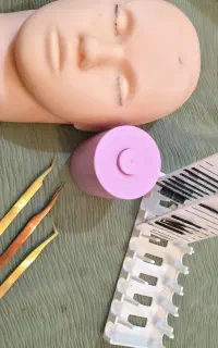 وسایل کاشت مژه در حد نو