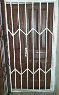 محافظ درب ورودی