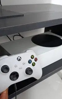 Xbox series s  ایکس باکس سری اس نو با کارتن کامل