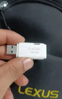 فلش ۶۴ گیگ
