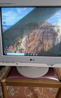 مانیتور crt مارک lg