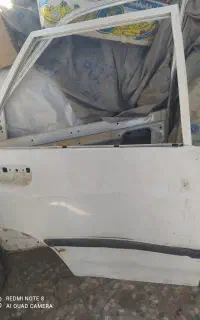در ماشین پراید
