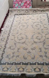 قالی گل برجسته