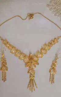 سرویس طلا (گردنبد وگوشواره) به قیمت تابلو