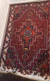 فرش دست بافت محلی