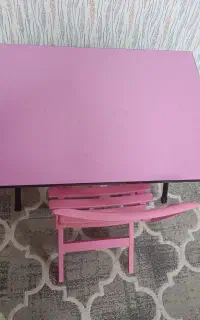 میز تحریر و عروسک