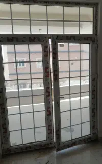 خدمات درب و پنجره های UPVC