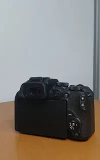 دوربین کنون R10