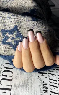 ناخنکار/طراح/پدیکوریست هستم