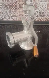 چرخ گوشت دستی