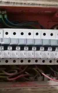برقکار،برقکاری،سیم کش، رفع اتصالی و قطعی،سیم کشی
