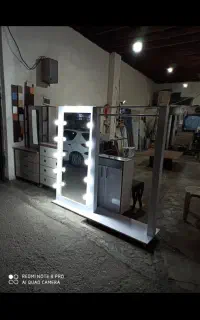 آینه قدی چراغدار و رگال