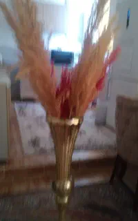 گلدان طلایی