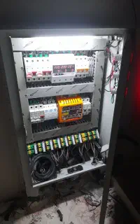 خدمات برق صنعتی و برق ساختمان، سیستم های خورشیدی،