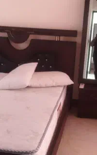 فروش تخت دو نفره و تشک حر فه ای در حد نو