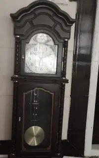ساعت دیواری در حدنو