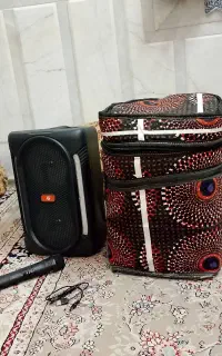 یک عدد اسپیکر