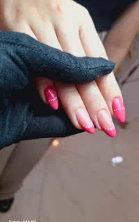 خدمات حرفه ای کاشت ناخن بمدت یک هفته طراحی رایگان