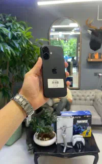 .Malek vip .iPhone 16