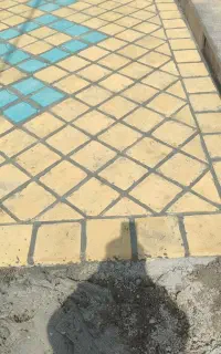 کارگر ساده برای معبر سازی یا سنگ فرش