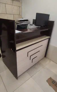 فروش میزپیشخوان