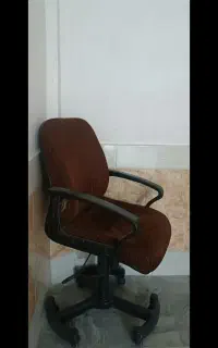 صندلی گردان اداری ریاستی کاملا نو سالم تر و تمیز