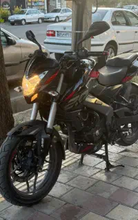 موتور ns200 سه شمع