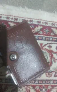 کیف مدارک پیداه شده به اسم احمد وند